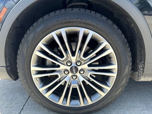 Used 2016 Lincoln MKX Reserve w/ Technology Package FWD image 11
