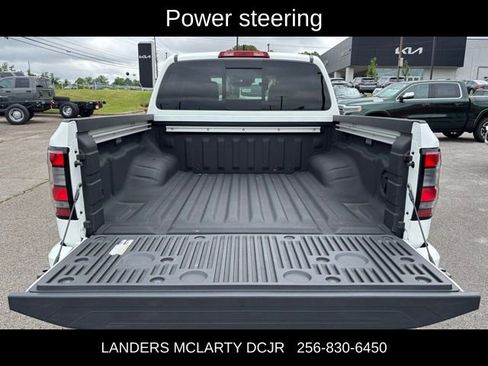 Used 2024 Nissan Frontier SL w/ Technology Package AWD/4WD image 16