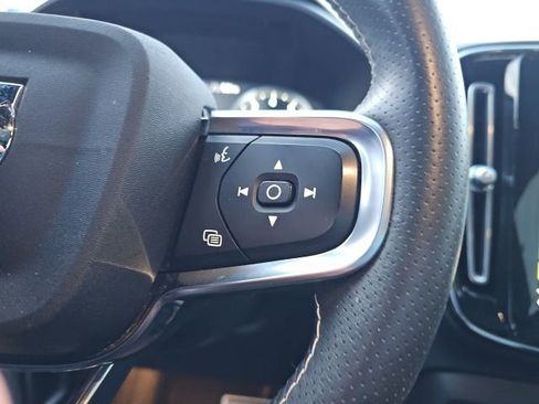 Used 2021 Volvo XC40 T5 R-Design w/ Advanced Package image 51