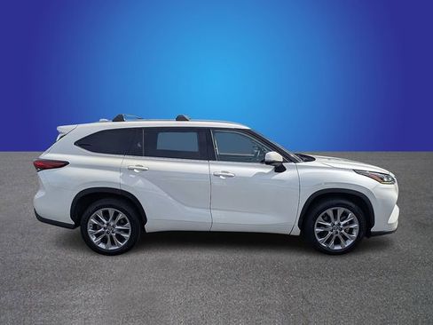 Used 2020 Toyota Highlander Limited FWD image 6