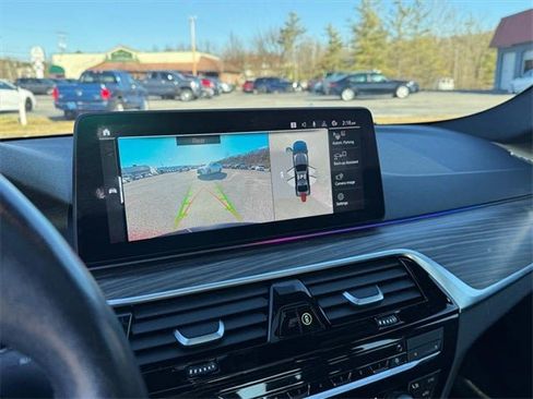 Used 2021 BMW 530i xDrive w/ Premium Package image 24