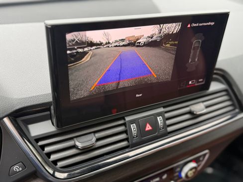 Used 2023 Audi Q5 e Premium w/ Convenience Package image 24