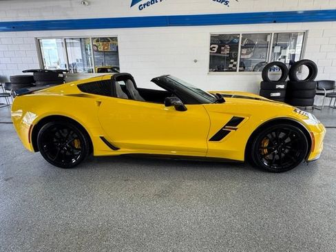 Used 2019 Chevrolet Corvette Grand Sport w/ Carbon Flash Badge Package RWD image 18