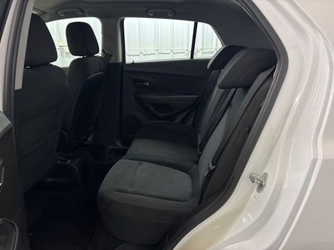 Used 2018 Chevrolet Trax LS FWD image 16