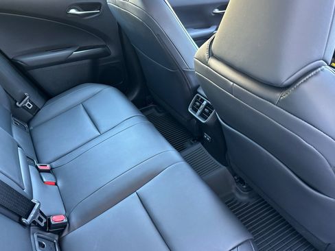 Used 2025 Lexus UX 300h FWD w/ Accessory Package (Z2) image 30
