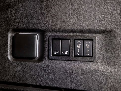 Used 2021 GMC Yukon XL Denali image 37