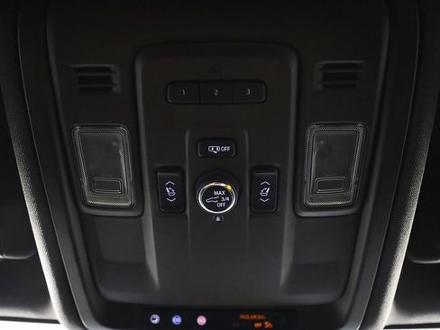 Used 2023 Chevrolet Tahoe Z71 w/ Z71 Off-Road Package image 37