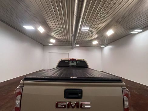 Used 2022 GMC Canyon AT4 image 48