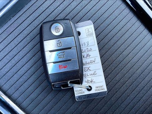 Used 2020 Kia Niro EX image 23