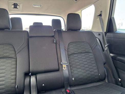 Used 2025 Nissan Pathfinder SV AWD/4WD image 40