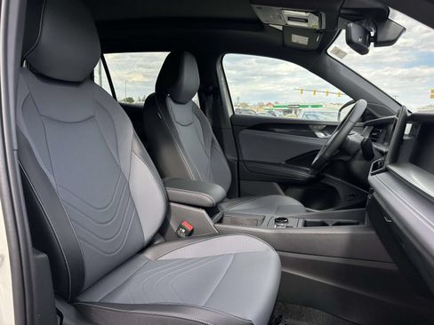 New 2026 Volkswagen Tiguan SE R-Line AWD/4WD image 10