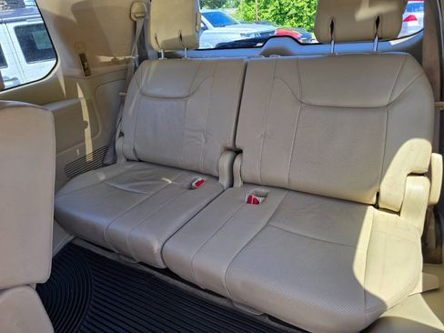 Used 2011 Lexus LX 570 4WD image 27