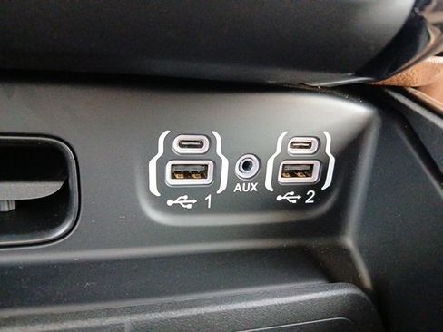 Used 2024 RAM 3500 Limited w/ Towing Technology Group image 35