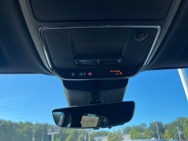 New 2027 Chevrolet Traverse RS w/ LPO, Floor Liner Package FWD image 38