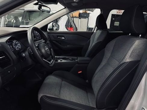 Used 2022 Nissan Rogue SV image 15