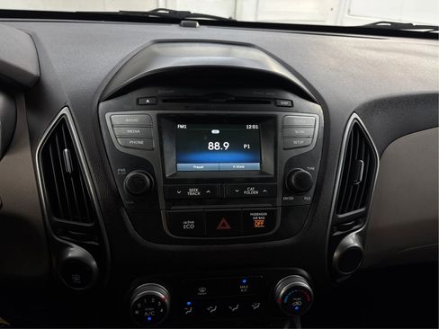Used 2015 Hyundai Tucson SE AWD/4WD image 19