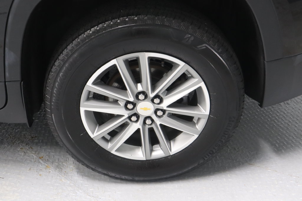 Used 2023 Chevrolet Traverse LT AWD/4WD image 13