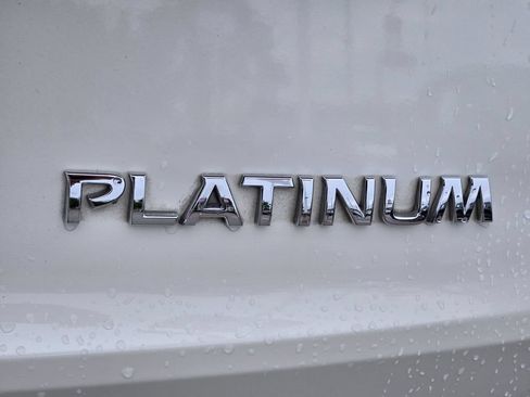 Used 2023 Nissan Rogue Platinum FWD image 11