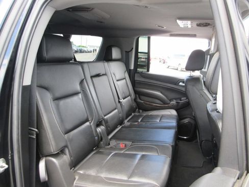 Used 2018 Chevrolet Suburban LT AWD/4WD image 28