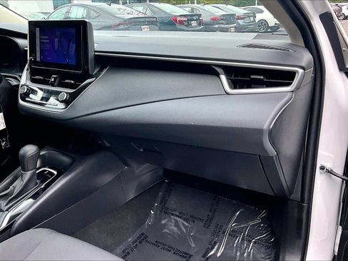 Used 2024 Toyota Corolla LE FWD image 15