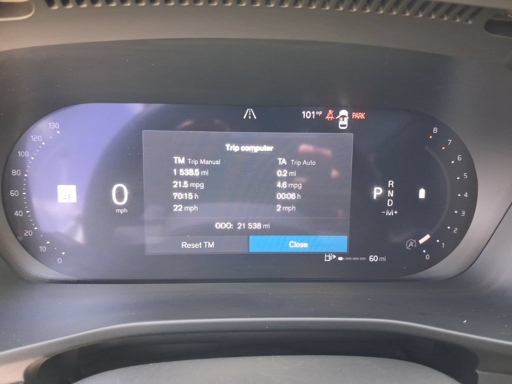Used 2025 Volvo XC40 B5 Ultra AWD/4WD image 19