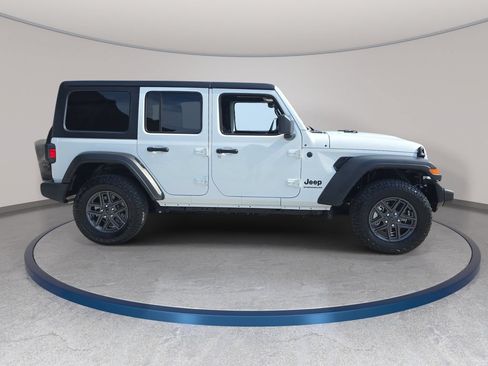 Used 2026 Jeep Wrangler Unlimited Sport AWD/4WD image 5