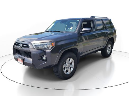 Used 2021 Toyota 4Runner SR5 AWD/4WD image 3