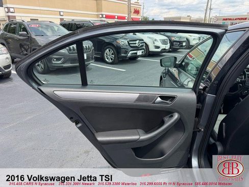 Used 2016 Volkswagen Jetta Sport FWD image 11