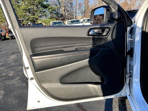 Used 2023 Dodge Durango GT image 9