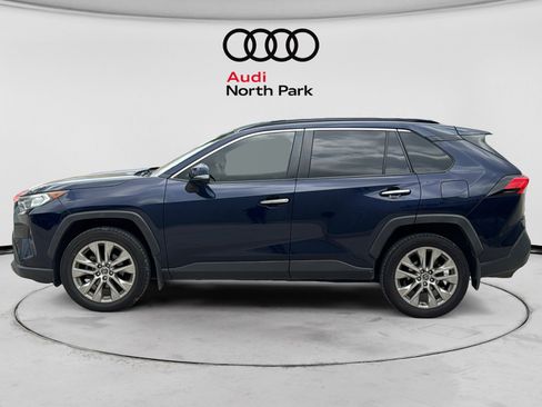 Used 2019 Toyota RAV4 Limited w/ Advanced Technology Package FWD image 4