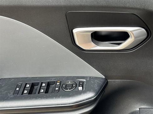 Used 2025 Kia K4 LXS image 25