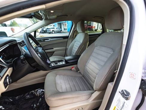 Used 2019 Ford Fusion SE image 20