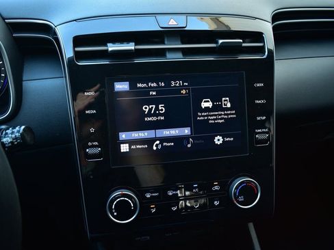 Used 2024 Hyundai Tucson SE image 40