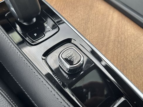 Used 2025 Volvo XC90 T8 Core w/ Protection Package Premier image 17