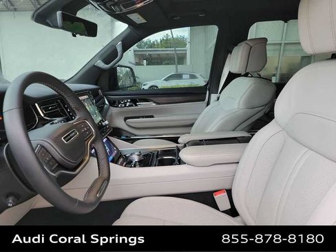 Used 2026 Jeep Grand Wagoneer Summit w/ Premium Group III AWD/4WD image 19