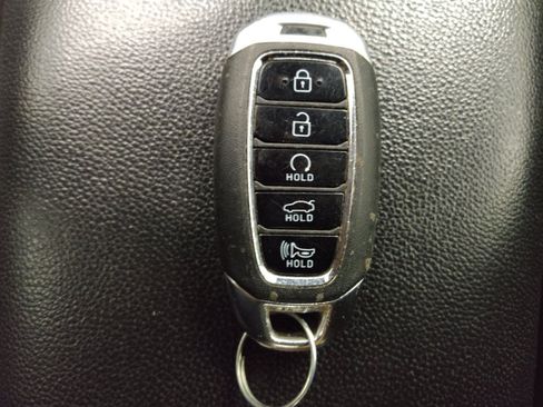 Used 2021 Hyundai Elantra SEL FWD image 32