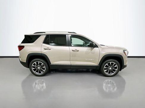 Used 2026 GMC Terrain Elevation w/ Elevation Premium Package FWD image 8