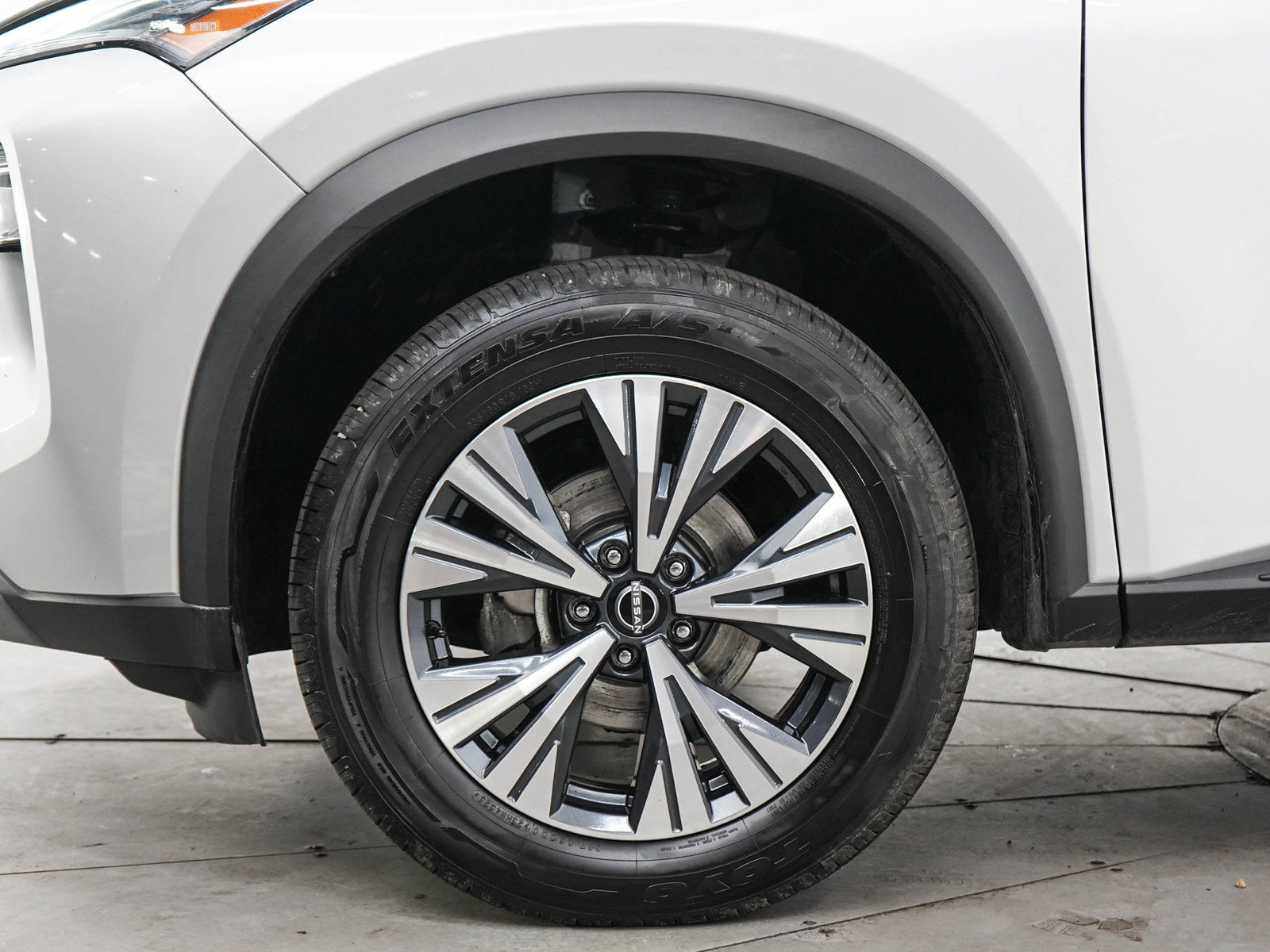 Used 2023 Nissan Rogue SV AWD/4WD image 30