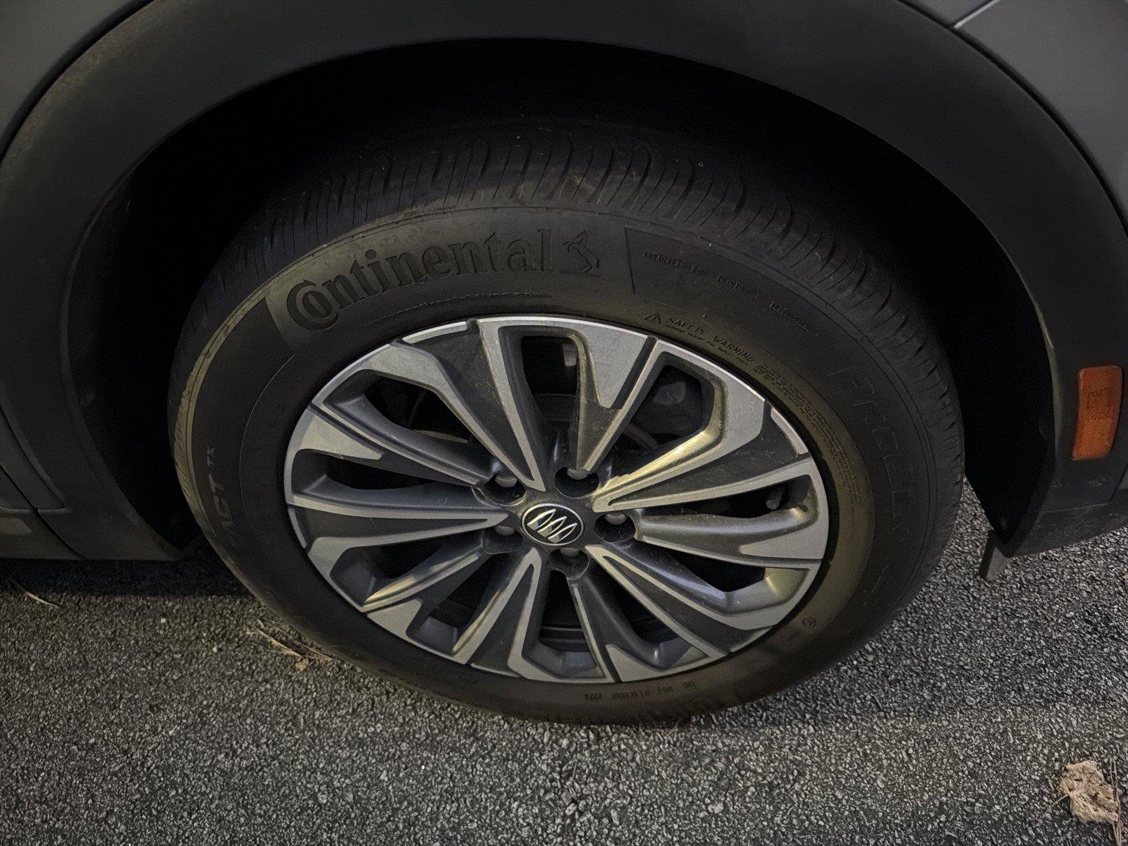 Used 2024 Buick Envision Preferred AWD/4WD image 9