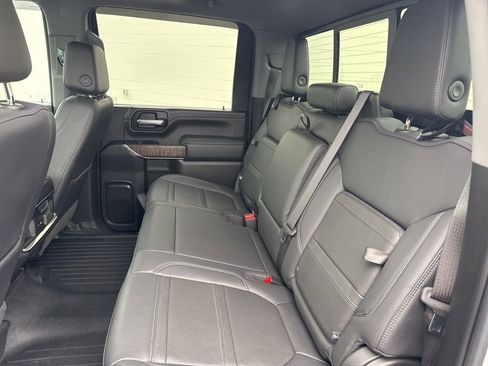 Used 2023 GMC Sierra 3500 Denali w/ Denali Ultimate Package image 17