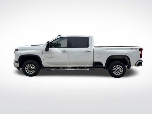 Used 2025 Chevrolet Silverado 2500 LT w/ Convenience Package AWD/4WD image 8