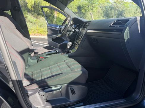 Used 2017 Volkswagen GTI Sport image 22