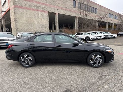 New 2026 Hyundai Elantra Limited image 8