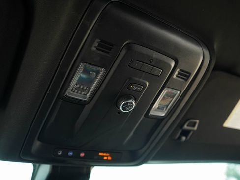 Used 2021 Chevrolet Suburban LT RWD image 12