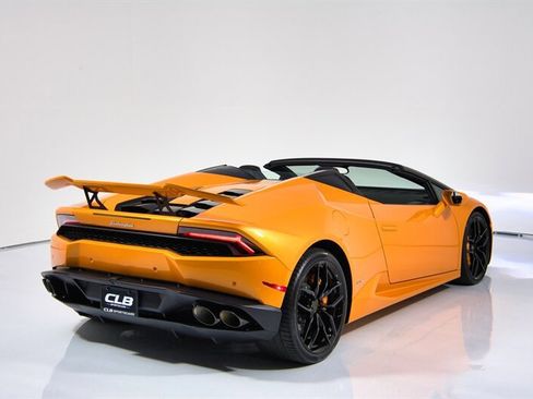 Used 2017 Lamborghini Huracan LP 610-4 AWD/4WD image 11