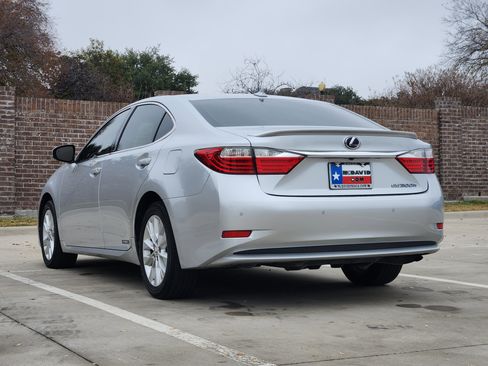 Used 2014 Lexus ES 300h image 8