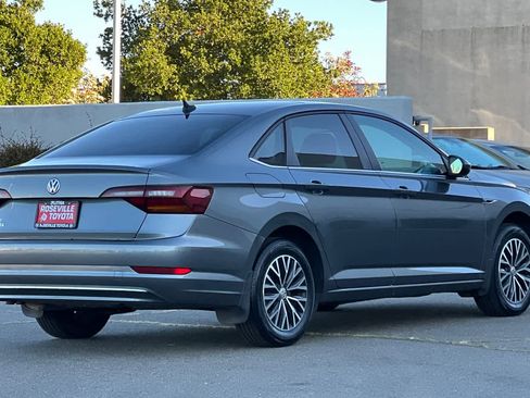 Used 2019 Volkswagen Jetta SEL image 2
