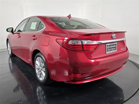 Used 2013 Lexus ES 300h w/ Luxury Pkg image 4