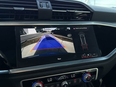 Used 2023 Audi Q3 2.0T Premium image 19