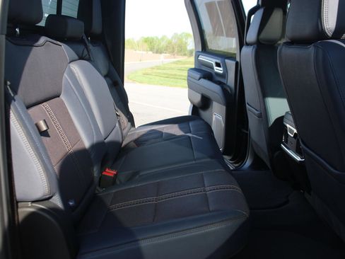 Used 2025 Chevrolet Silverado 2500 High Country w/ Technology Package AWD/4WD image 39